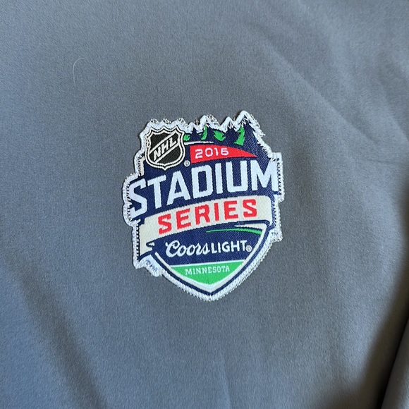 Men’s NHL 2016 Stadium Series Coors Light Coat - Picture 2 of 4